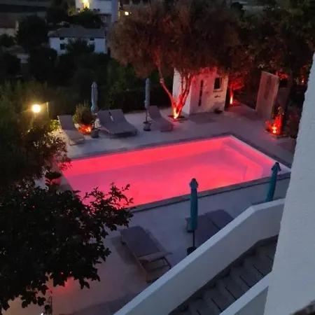 Kristina Rab Deluxe Apartament *